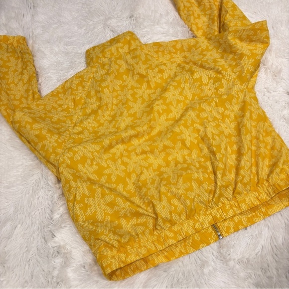 Women's Nike Sportswear AOP Woven Jacket Yellow Daisy Size Small - Picture 14 of 16